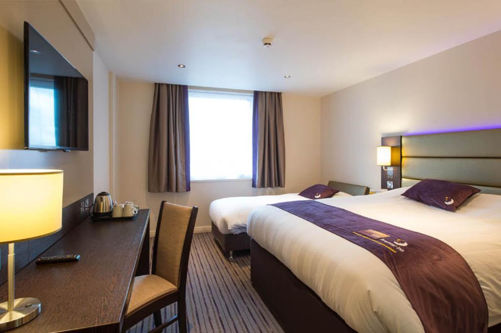 Premier Inn Aldershot Exterior foto