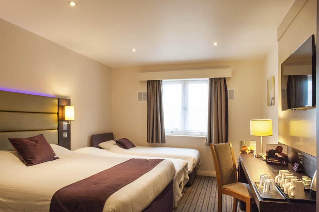 Premier Inn Aldershot Exterior foto