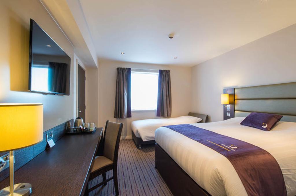 Premier Inn Aldershot Exterior foto