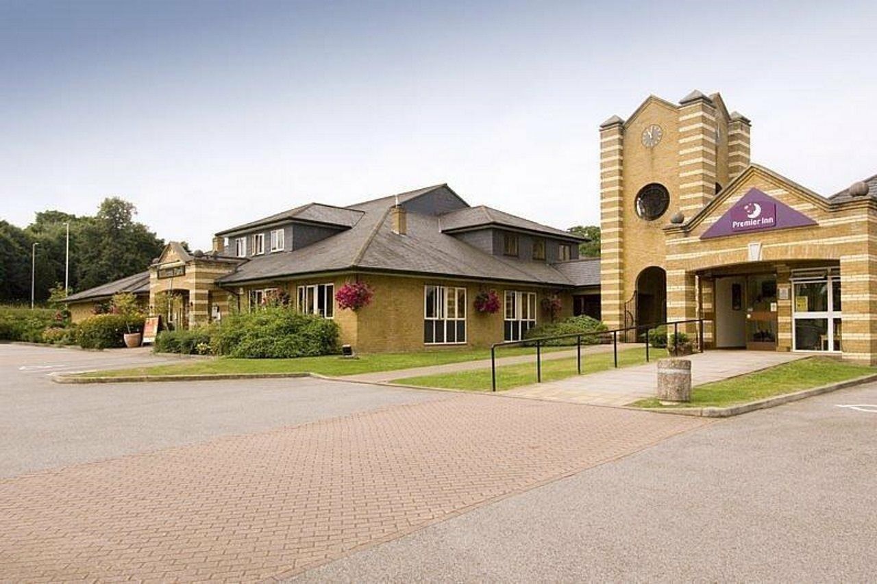 Premier Inn Aldershot Exterior foto